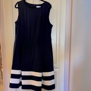 18w Calvin Klein Elegant Navy and White Dress. EUC! Smoke, free, pet free home